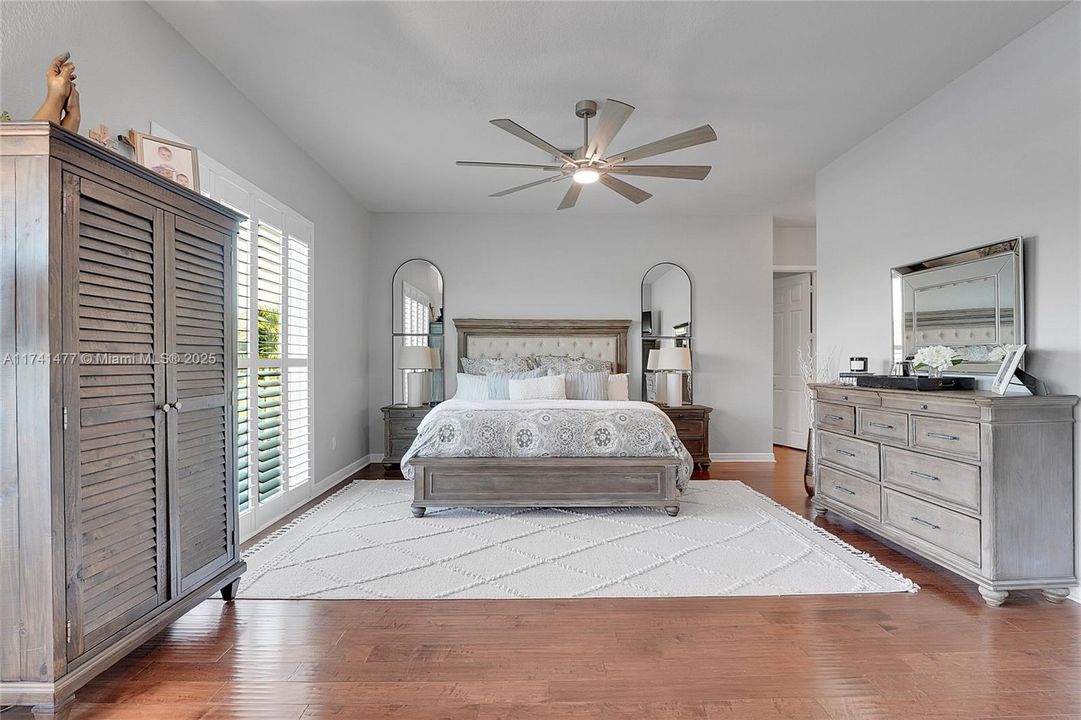 Недавно продано: $1,099,000 (6 спален, 4 ванн, 3974 Квадратных фут)