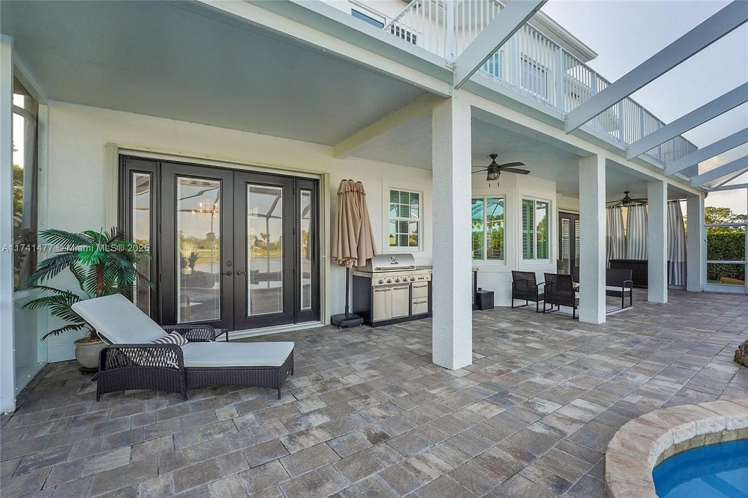 Недавно продано: $1,099,000 (6 спален, 4 ванн, 3974 Квадратных фут)