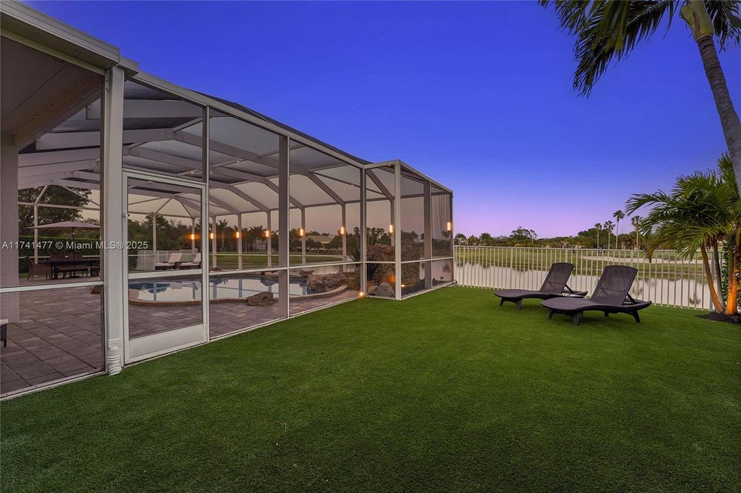 Недавно продано: $1,099,000 (6 спален, 4 ванн, 3974 Квадратных фут)