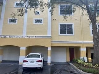 Active With Contract: $2,300 (3 beds, 2 baths, 1583 Square Feet)