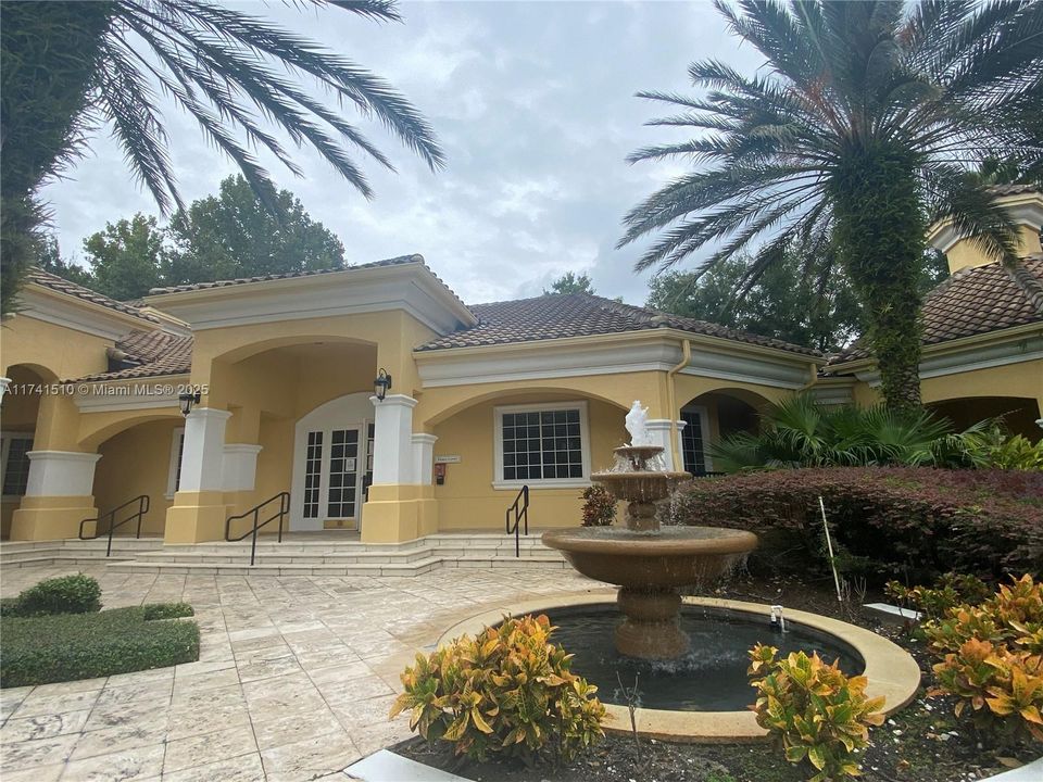 Active With Contract: $2,300 (3 beds, 2 baths, 1583 Square Feet)