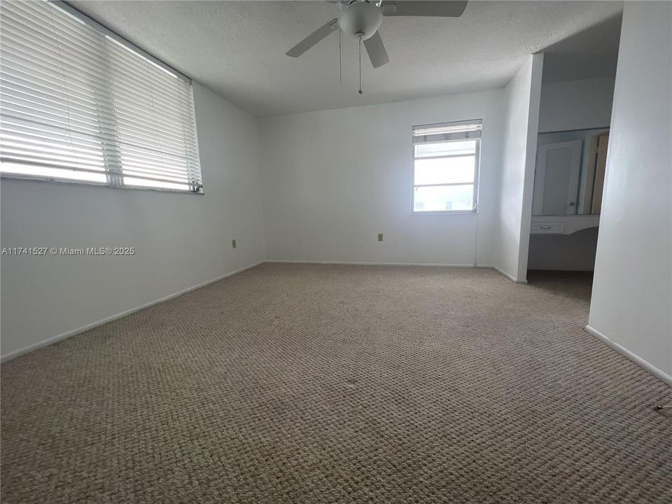 For Sale: $205,000 (2 beds, 2 baths, 1110 Square Feet)