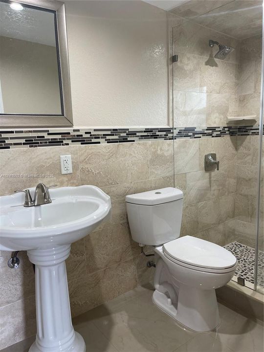 Recently Rented: $1,250 (1 beds, 1 baths, 450 Square Feet)