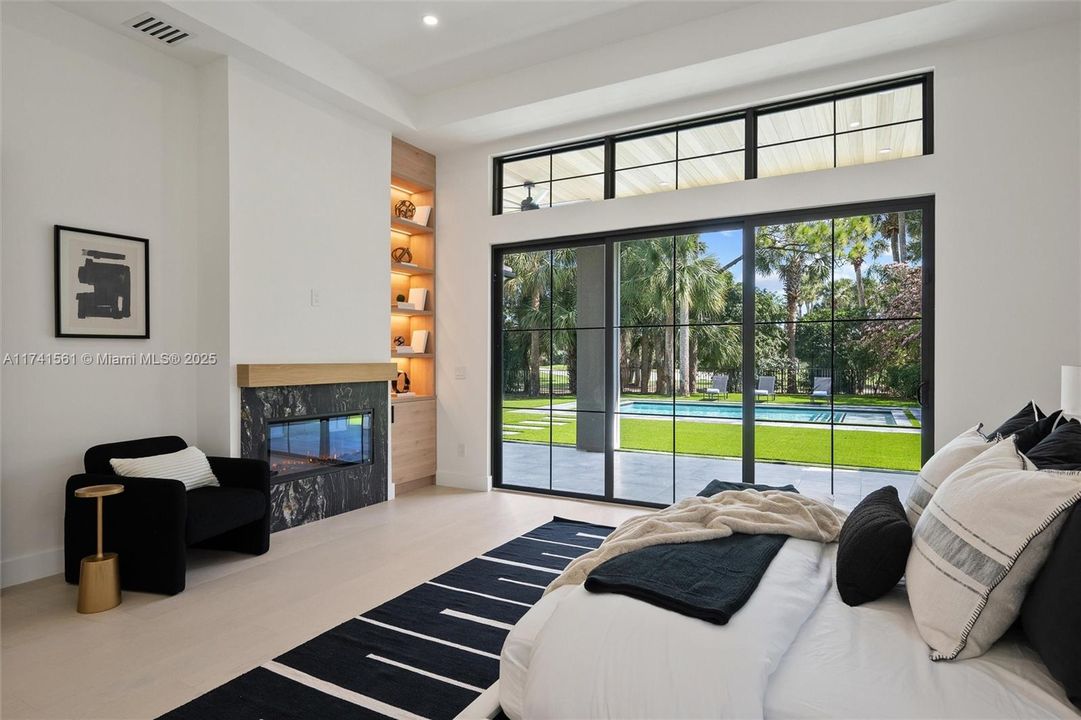 Vendido Recientemente: $3,099,000 (5 camas, 3 baños, 3381 Pies cuadrados)