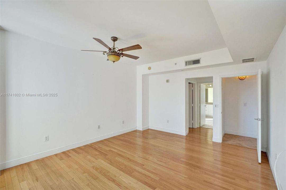 Recently Sold: $769,000 (3 beds, 2 baths, 1866 Square Feet)