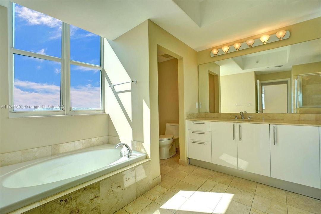 Recently Sold: $769,000 (3 beds, 2 baths, 1866 Square Feet)