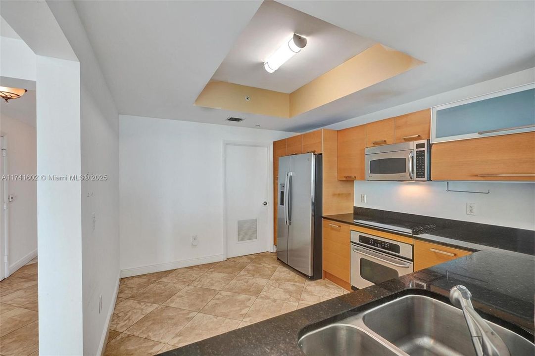 Recently Sold: $769,000 (3 beds, 2 baths, 1866 Square Feet)