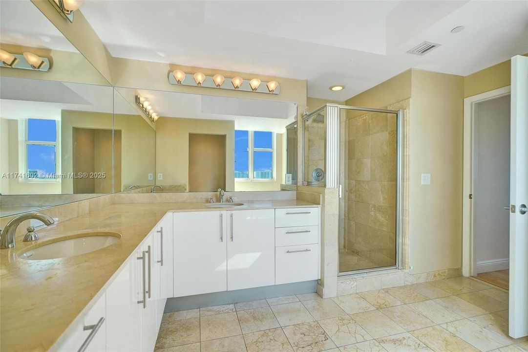 Recently Sold: $769,000 (3 beds, 2 baths, 1866 Square Feet)