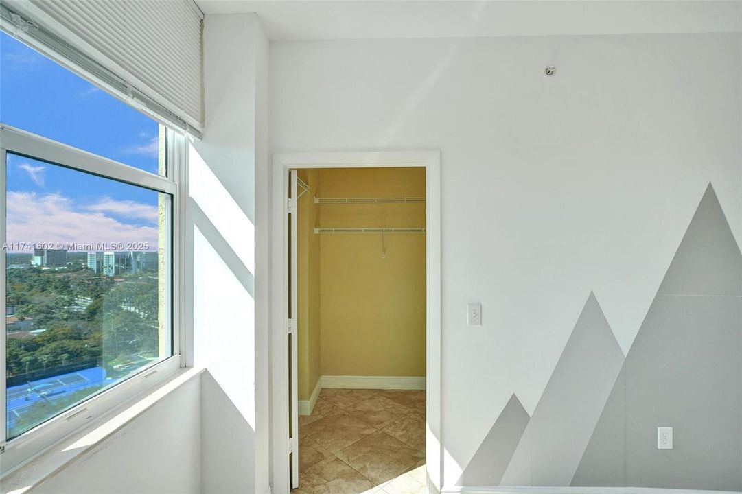 Recently Sold: $769,000 (3 beds, 2 baths, 1866 Square Feet)