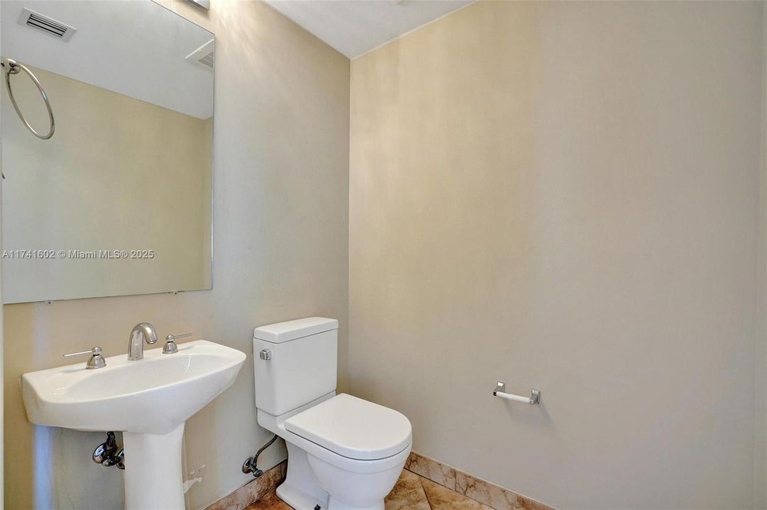 Recently Sold: $769,000 (3 beds, 2 baths, 1866 Square Feet)