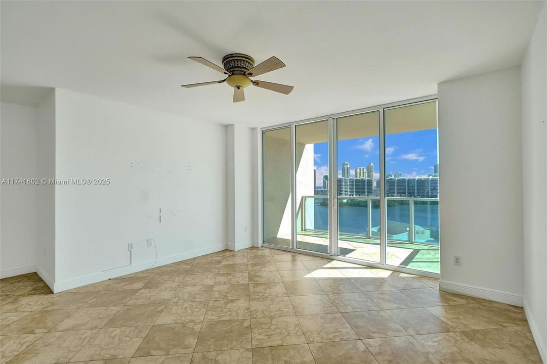 Recently Sold: $769,000 (3 beds, 2 baths, 1866 Square Feet)