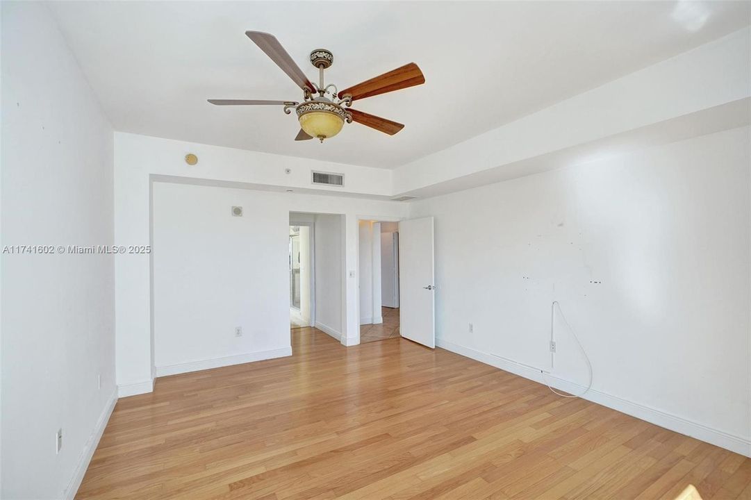 Recently Sold: $769,000 (3 beds, 2 baths, 1866 Square Feet)