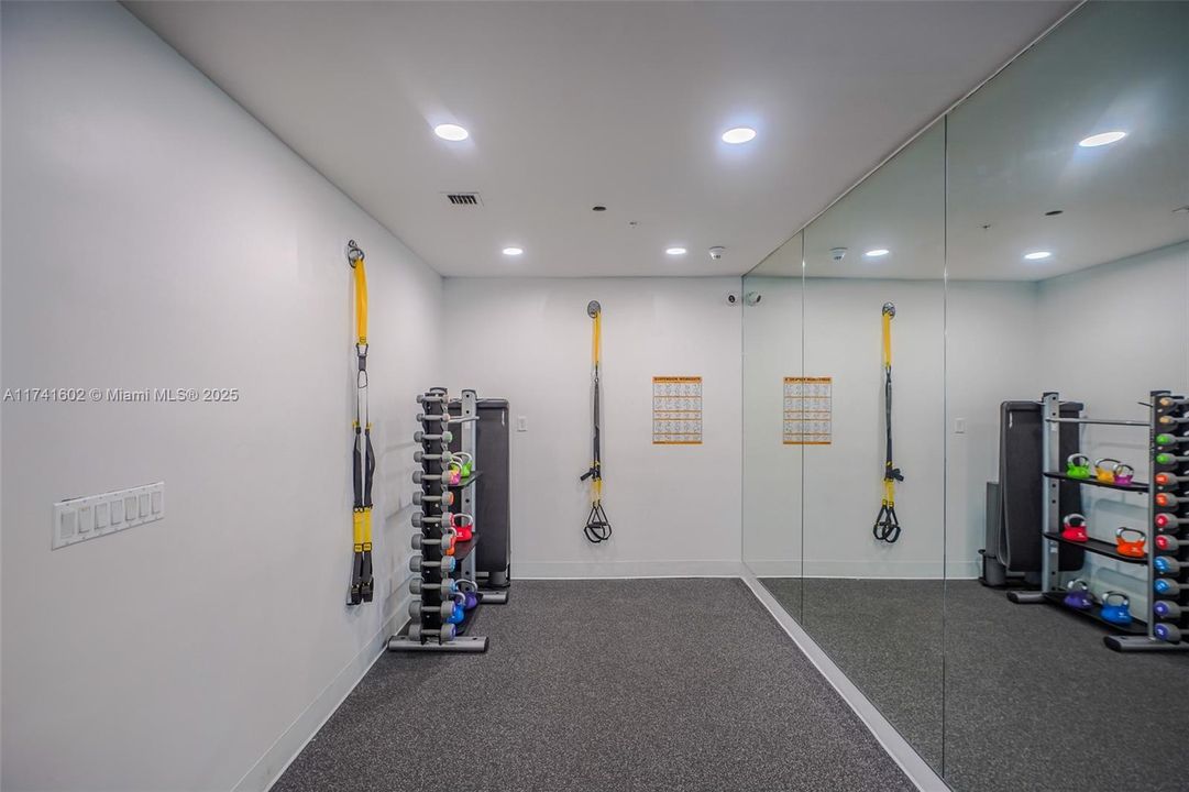 Recently Sold: $769,000 (3 beds, 2 baths, 1866 Square Feet)