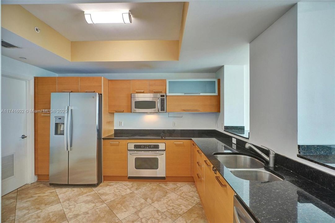 Recently Sold: $769,000 (3 beds, 2 baths, 1866 Square Feet)