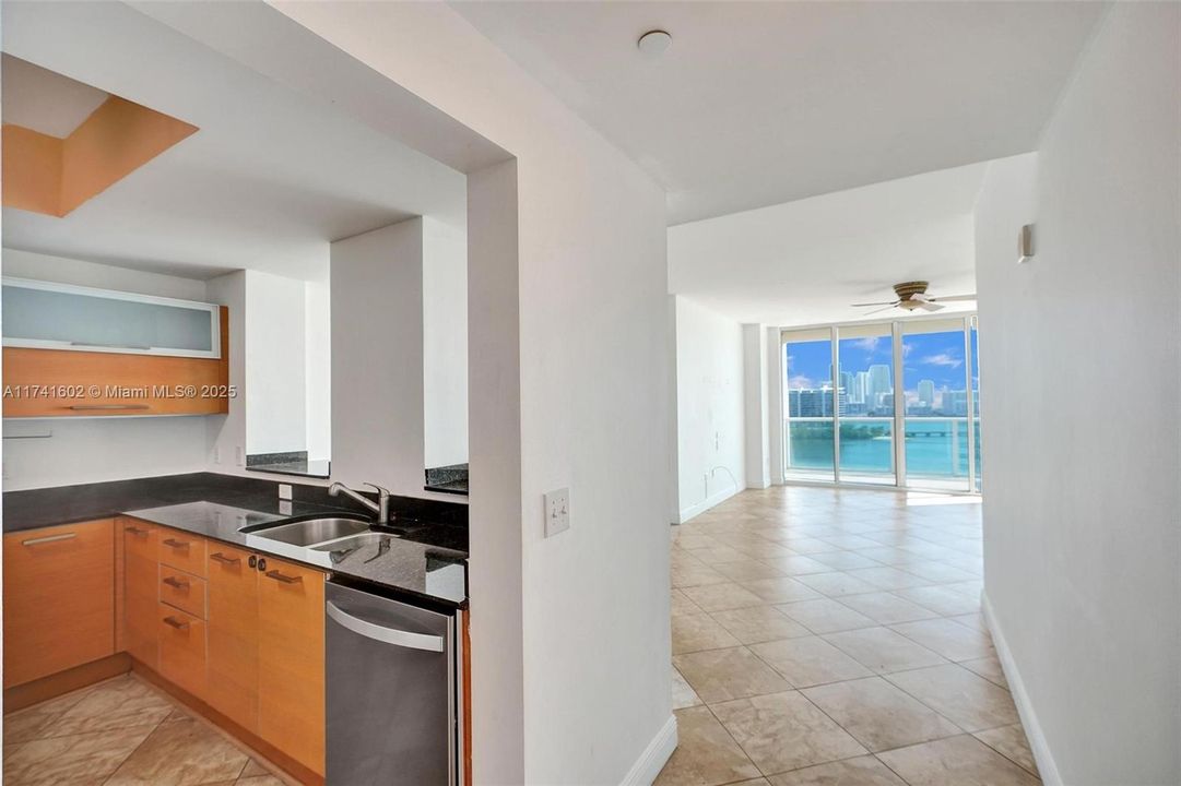 Recently Sold: $769,000 (3 beds, 2 baths, 1866 Square Feet)