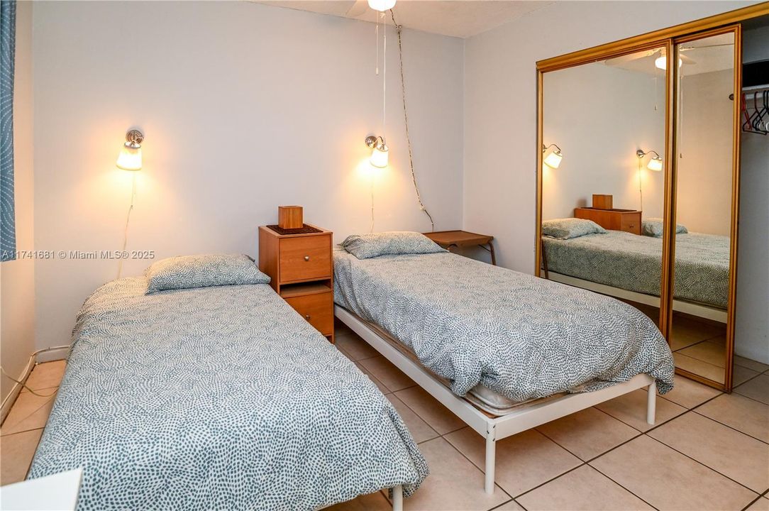 For Sale: $119,900 (1 beds, 1 baths, 510 Square Feet)