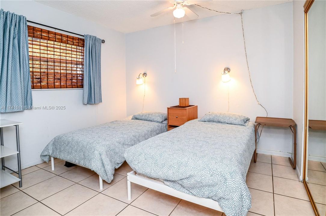 For Sale: $119,900 (1 beds, 1 baths, 510 Square Feet)