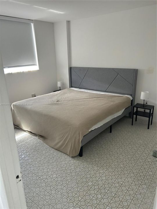 For Sale: $525,000 (1 beds, 1 baths, 655 Square Feet)