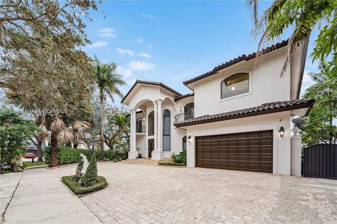 For Sale: $2,600,000 (4 beds, 4 baths, 3783 Square Feet)