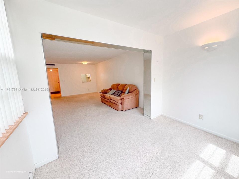 На продажу: $62,000 (1 спален, 1 ванн, 721 Квадратных фут)