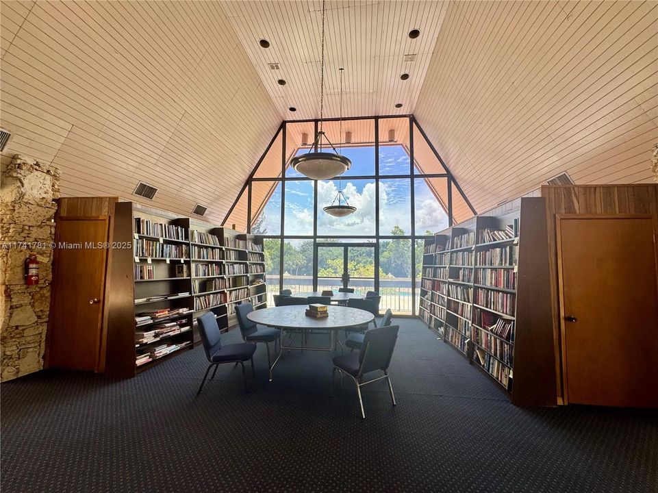 На продажу: $62,000 (1 спален, 1 ванн, 721 Квадратных фут)