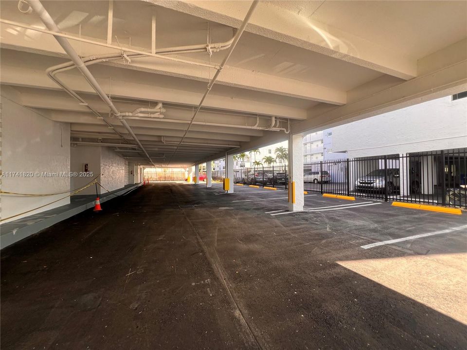 Recently Sold: $299,900 (1 beds, 1 baths, 660 Square Feet)