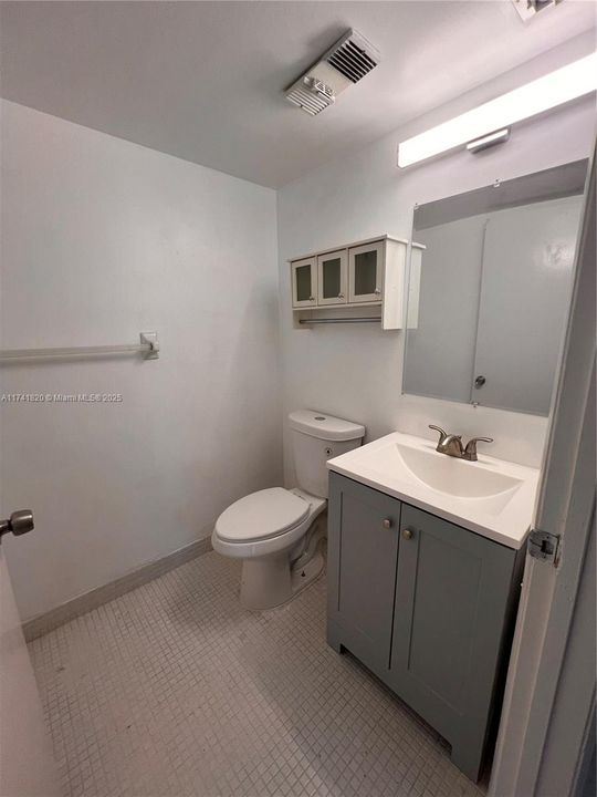 Recently Sold: $299,900 (1 beds, 1 baths, 660 Square Feet)