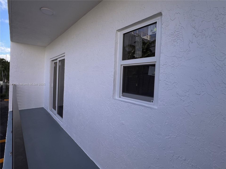 Recently Sold: $299,900 (1 beds, 1 baths, 660 Square Feet)