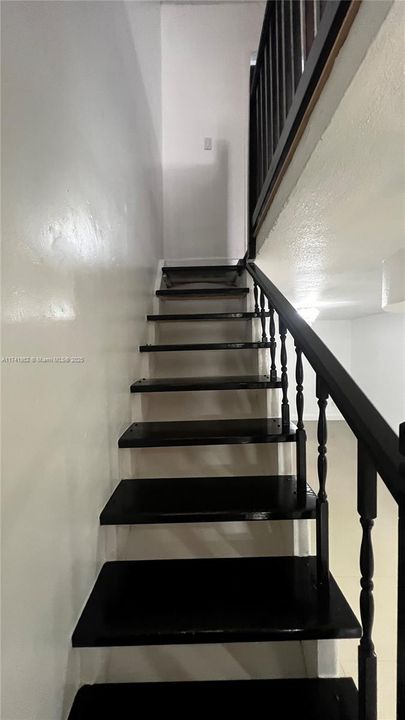 For Sale: $309,000 (2 beds, 1 baths, 1208 Square Feet)