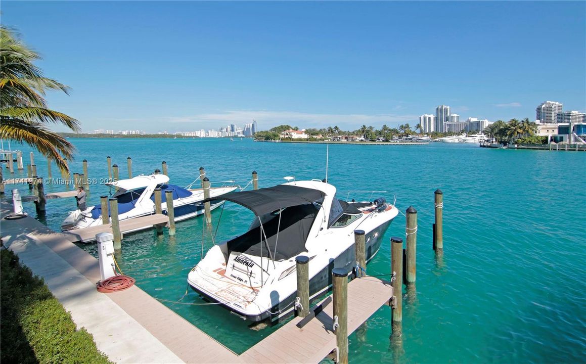 Recientemente alquilado: $13,900 (3 camas, 3 baños, 1647 Pies cuadrados)