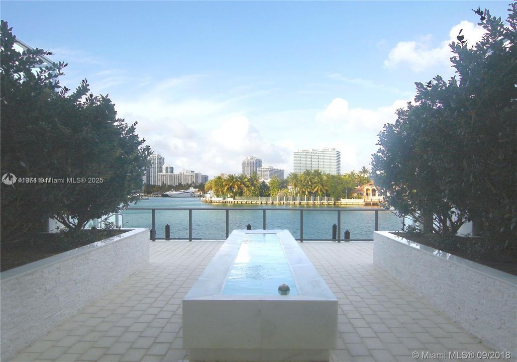 Recientemente alquilado: $13,900 (3 camas, 3 baños, 1647 Pies cuadrados)