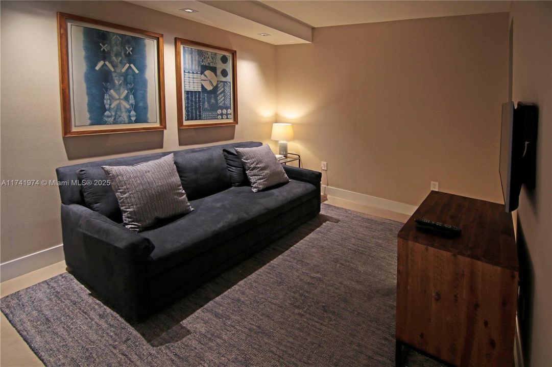 Recientemente alquilado: $13,900 (3 camas, 3 baños, 1647 Pies cuadrados)