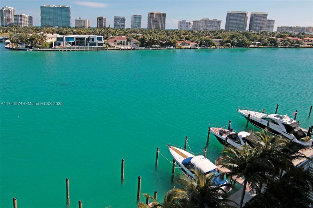 Recientemente alquilado: $13,900 (3 camas, 3 baños, 1647 Pies cuadrados)