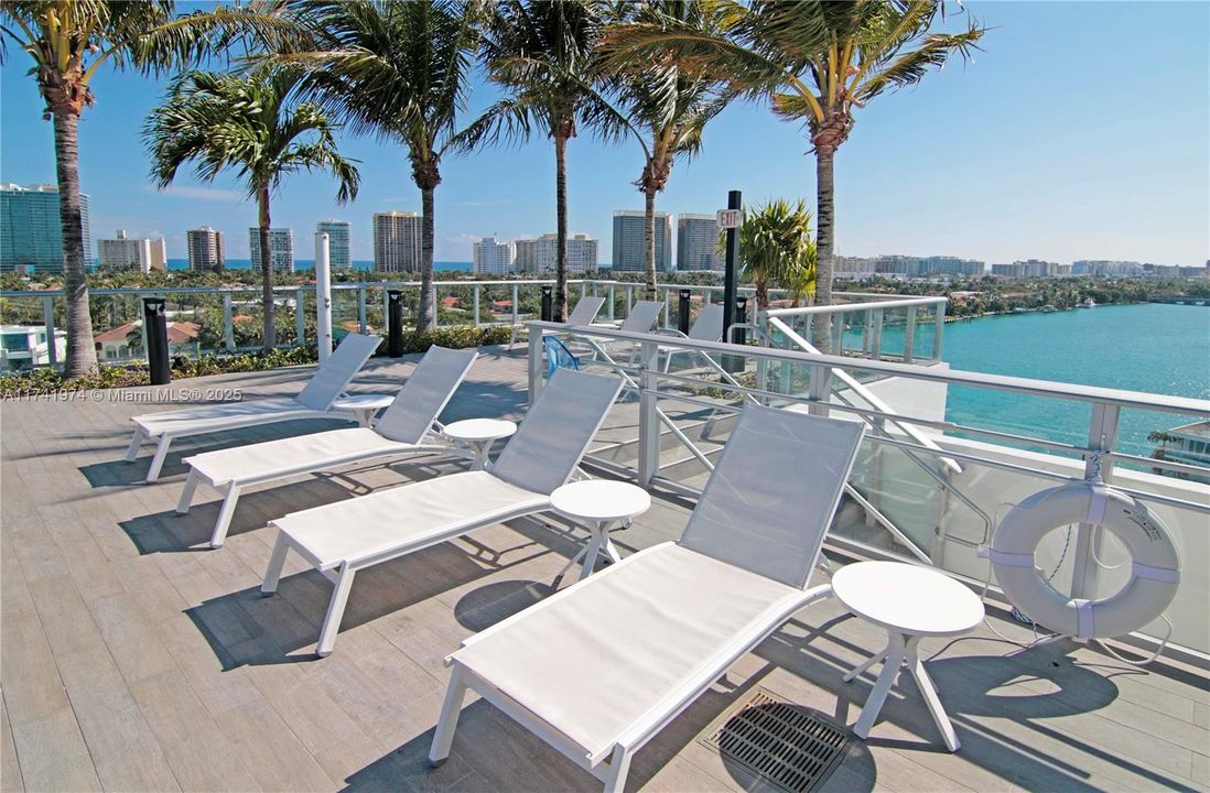 Recientemente alquilado: $13,900 (3 camas, 3 baños, 1647 Pies cuadrados)