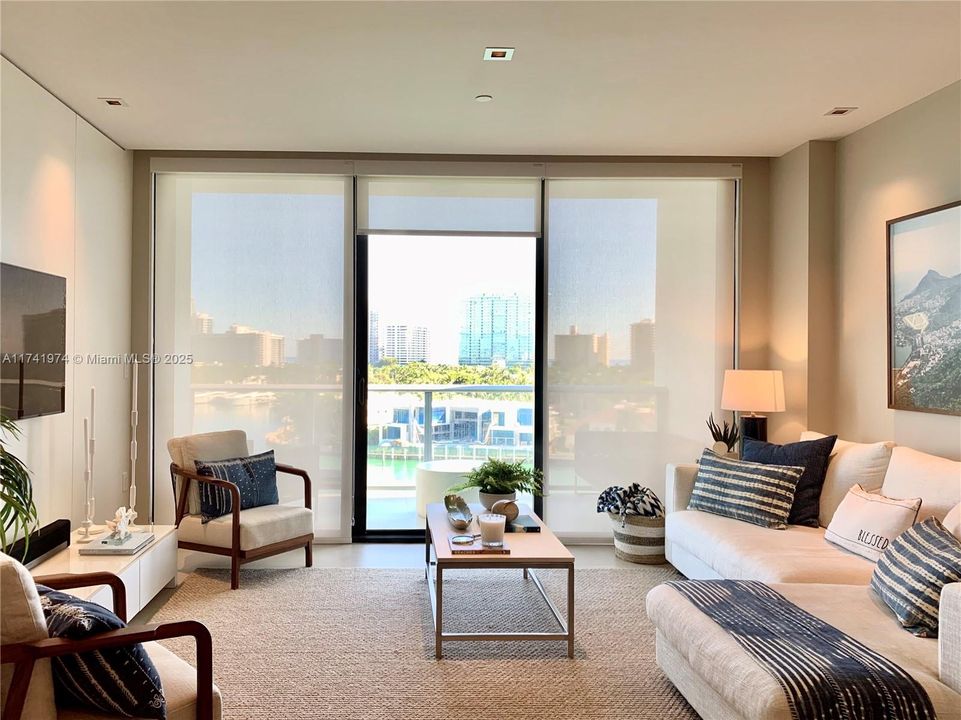 Recientemente alquilado: $13,900 (3 camas, 3 baños, 1647 Pies cuadrados)