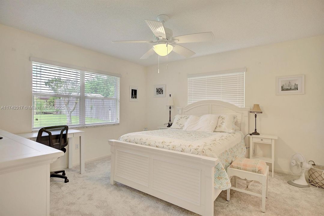 Recently Sold: $249,500 (2 beds, 2 baths, 1369 Square Feet)