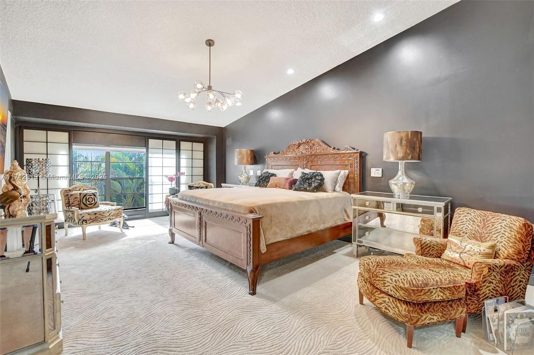 Recently Sold: $825,000 (3 beds, 3 baths, 2708 Square Feet)