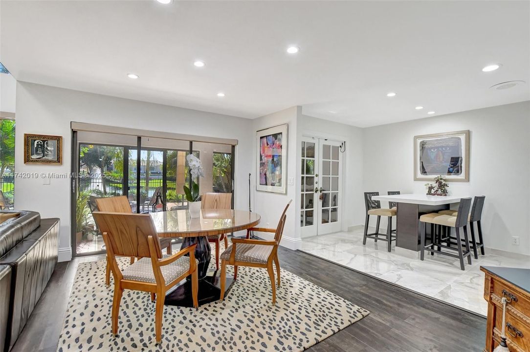 Recently Sold: $825,000 (3 beds, 3 baths, 2708 Square Feet)