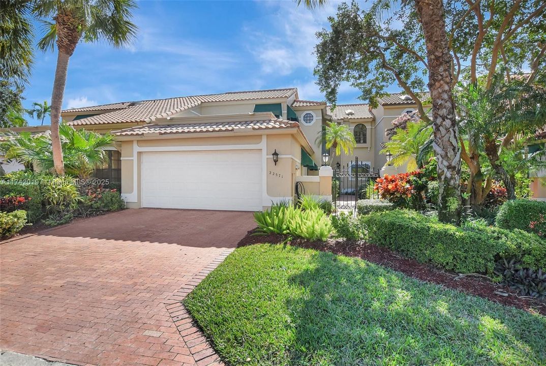 Recently Sold: $825,000 (3 beds, 3 baths, 2708 Square Feet)