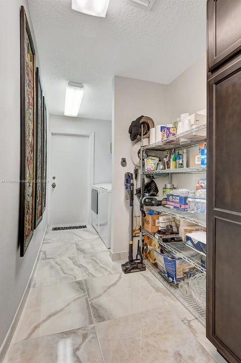 Recently Sold: $825,000 (3 beds, 3 baths, 2708 Square Feet)