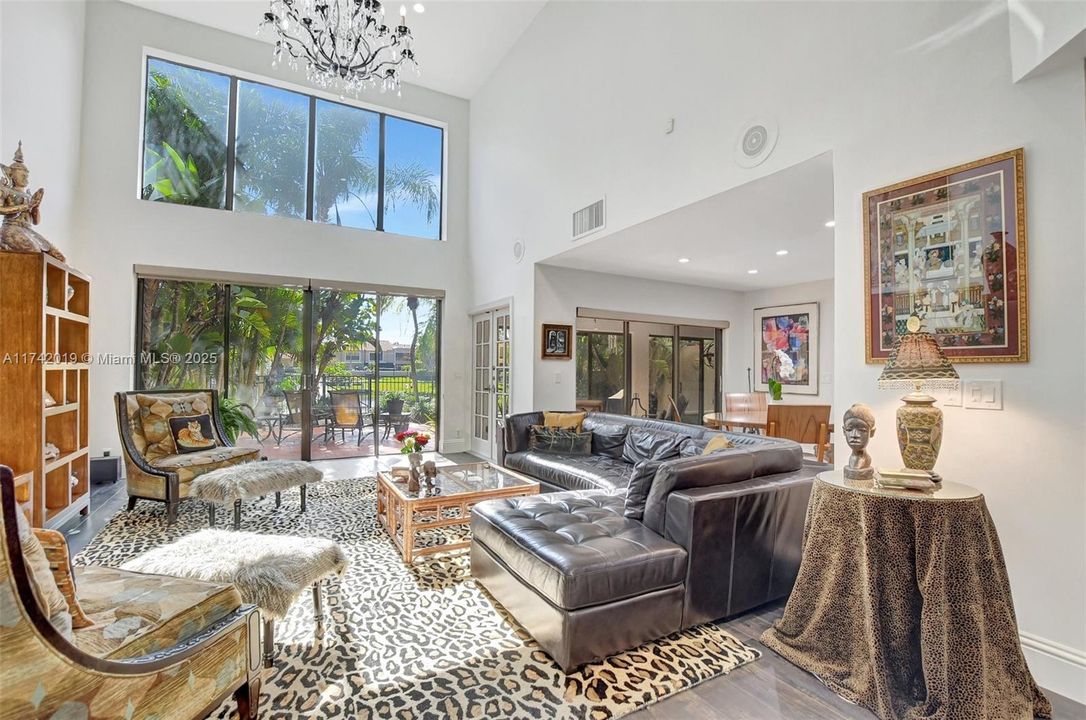 Recently Sold: $825,000 (3 beds, 3 baths, 2708 Square Feet)