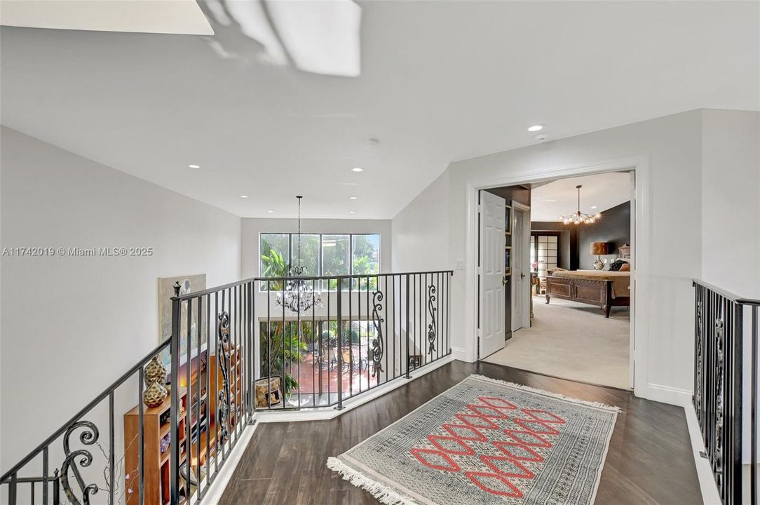 Recently Sold: $825,000 (3 beds, 3 baths, 2708 Square Feet)
