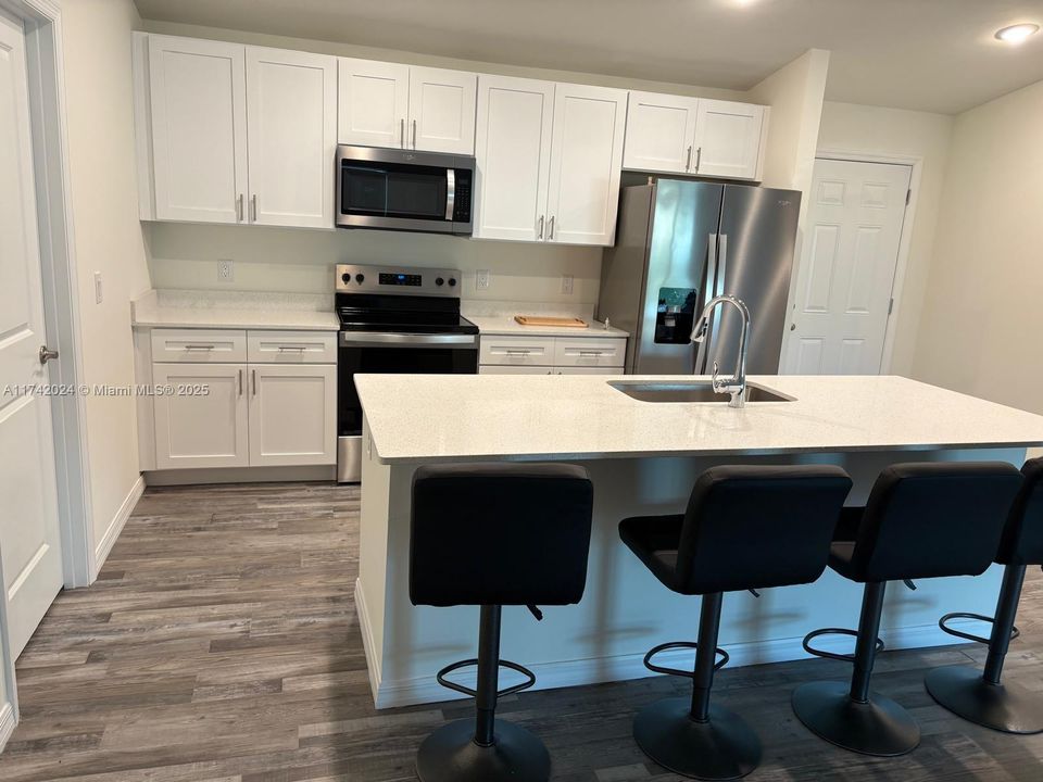 Недавно арендовано: $2,200 (4 спален, 3 ванн, 0 Квадратных фут)