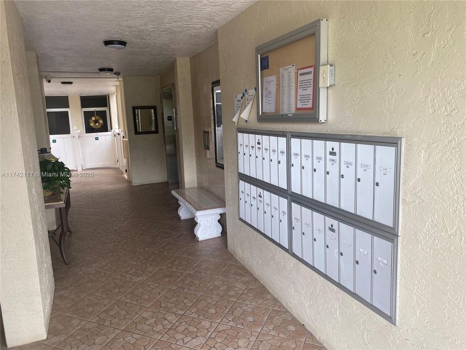 На продажу: $204,950 (2 спален, 2 ванн, 1215 Квадратных фут)