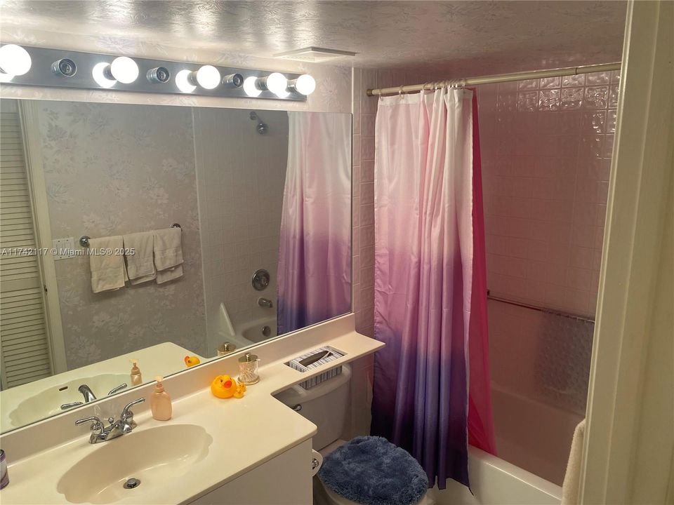 2nd Bathroom