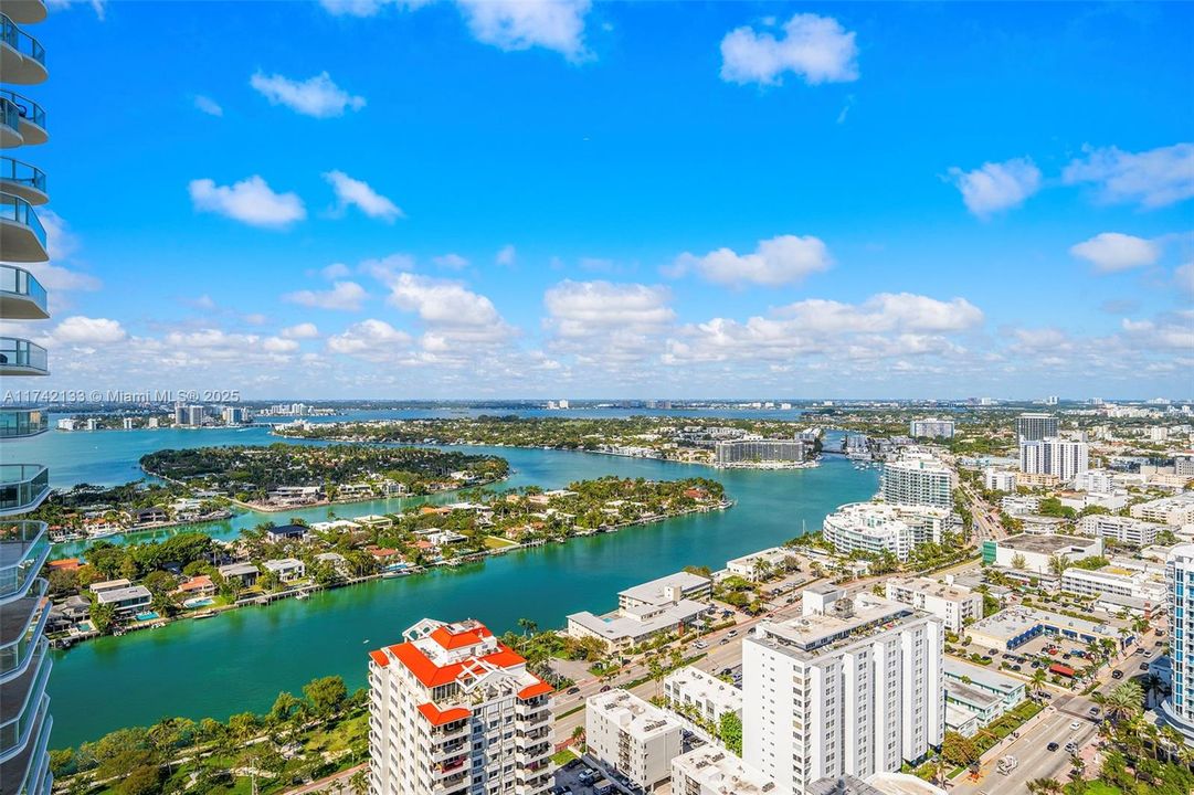 For Sale: $2,799,000 (3 beds, 2 baths, 1761 Square Feet)