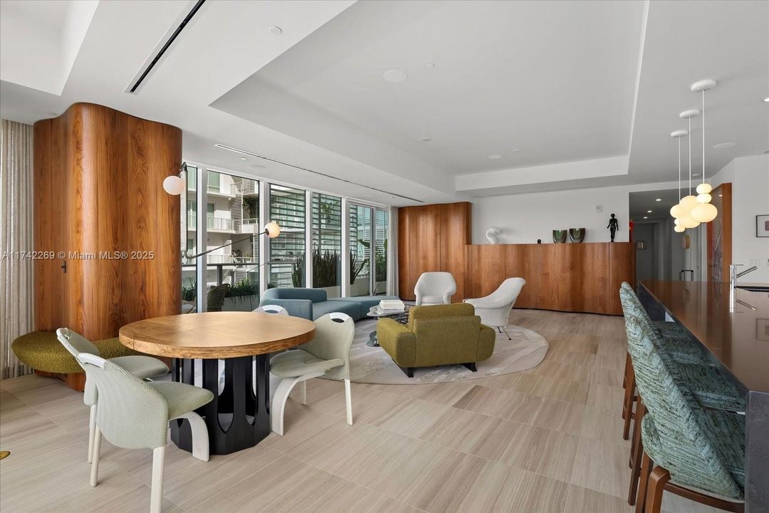 Recently Rented: $20,000 (2 beds, 2 baths, 2085 Square Feet)