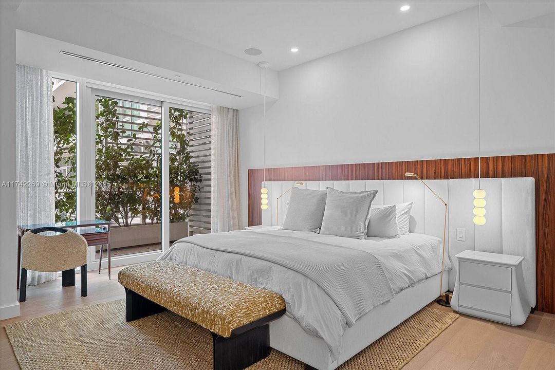 Recently Rented: $20,000 (2 beds, 2 baths, 2085 Square Feet)