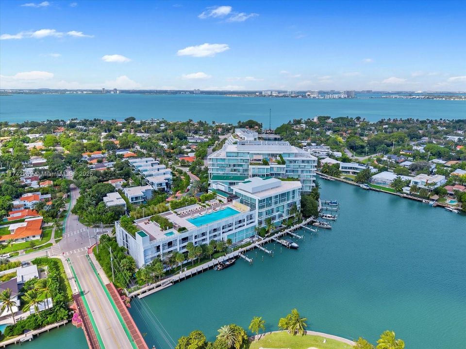 Recently Rented: $20,000 (2 beds, 2 baths, 2085 Square Feet)