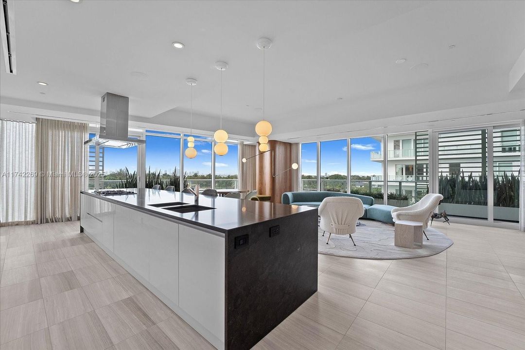 Recently Rented: $20,000 (2 beds, 2 baths, 2085 Square Feet)